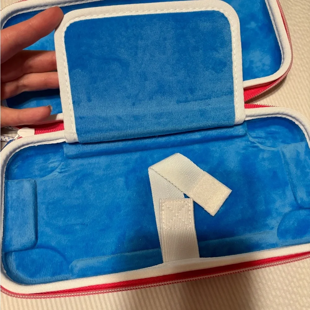 Nintendo Switch Lite Coral with Kirby Case